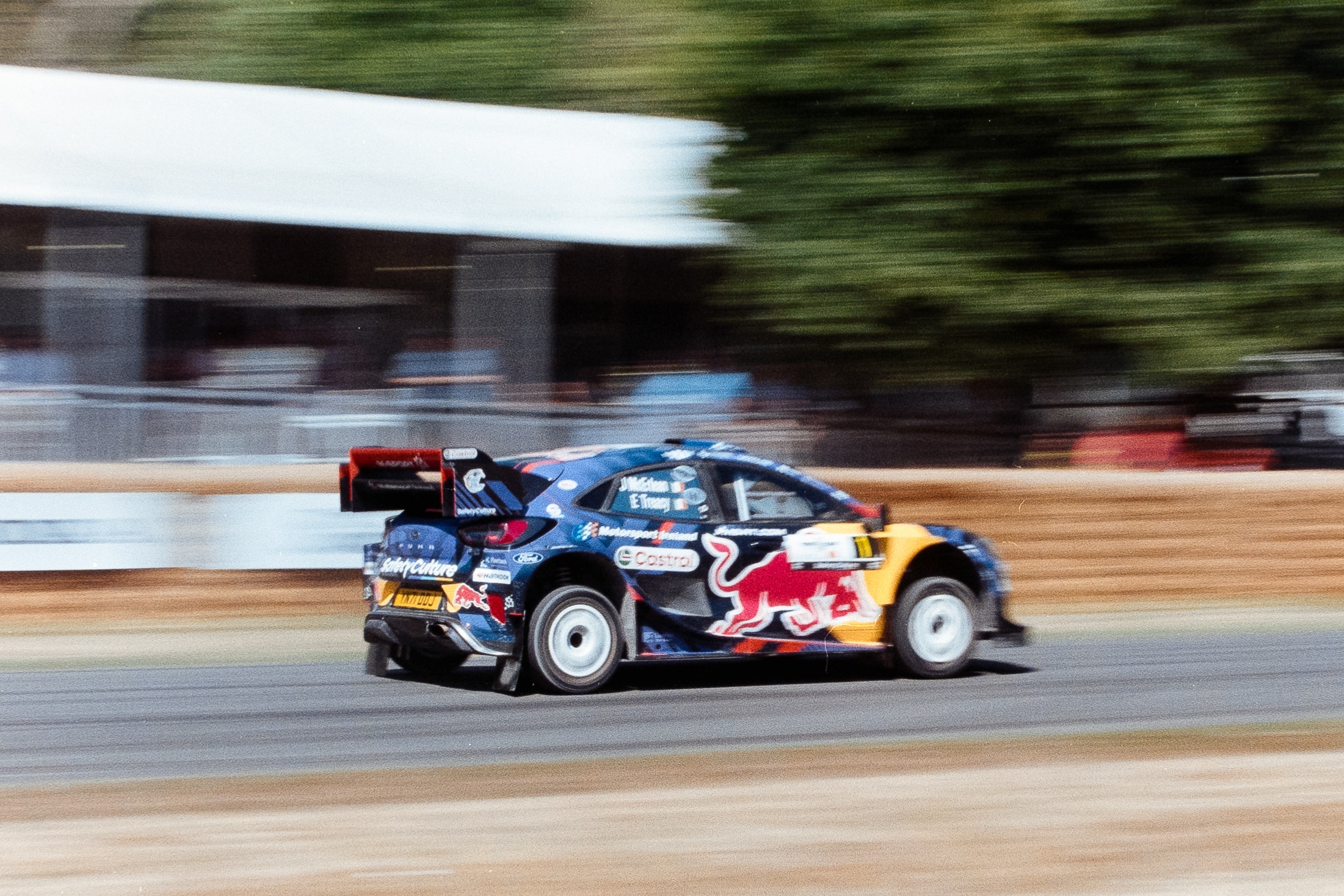 This is another example of a panning shot. I really like how the colours of the Puma Hybrid Rally1 pop against the hay bales. License valid for earned editorial, press releases, press kits. All non-broadcast digital and online media Region: Global. This content is solely for editorial use and for providing individual users with information. Any storage in databases, or any distribution to third parties within the scope of commercial use, or for commercial use is permitted with written consent from Ford in Europe GmbH only.